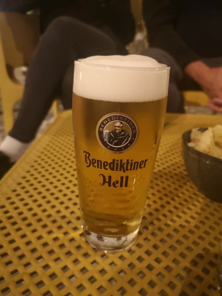 Benediktiner Hell